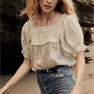 Floral Cream Women's Top
Condition: ECU